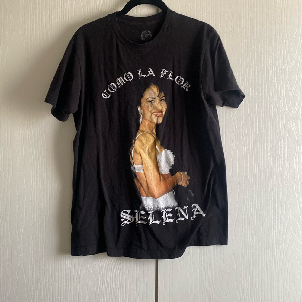 Selena Quintanilla t-shirt. Worn a few times and wear and tear shown.